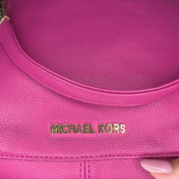 Sold Michl Kors Brooke Medium ShoulderTote - Picture 14 of 16